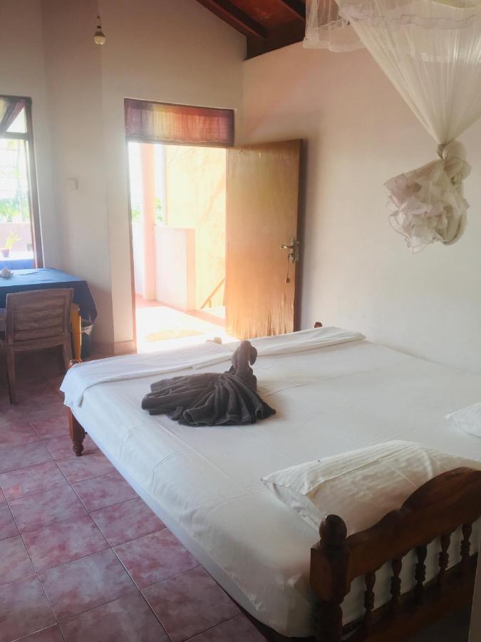 Dilena Beach Inn Tangalle Extérieur photo