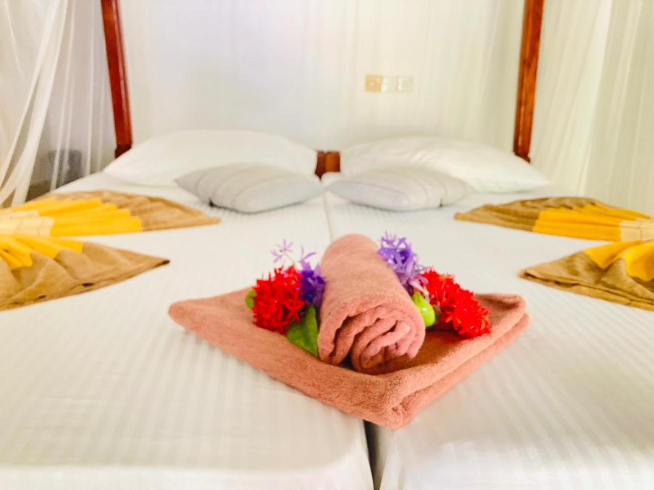 Dilena Beach Inn Tangalle Chambre photo