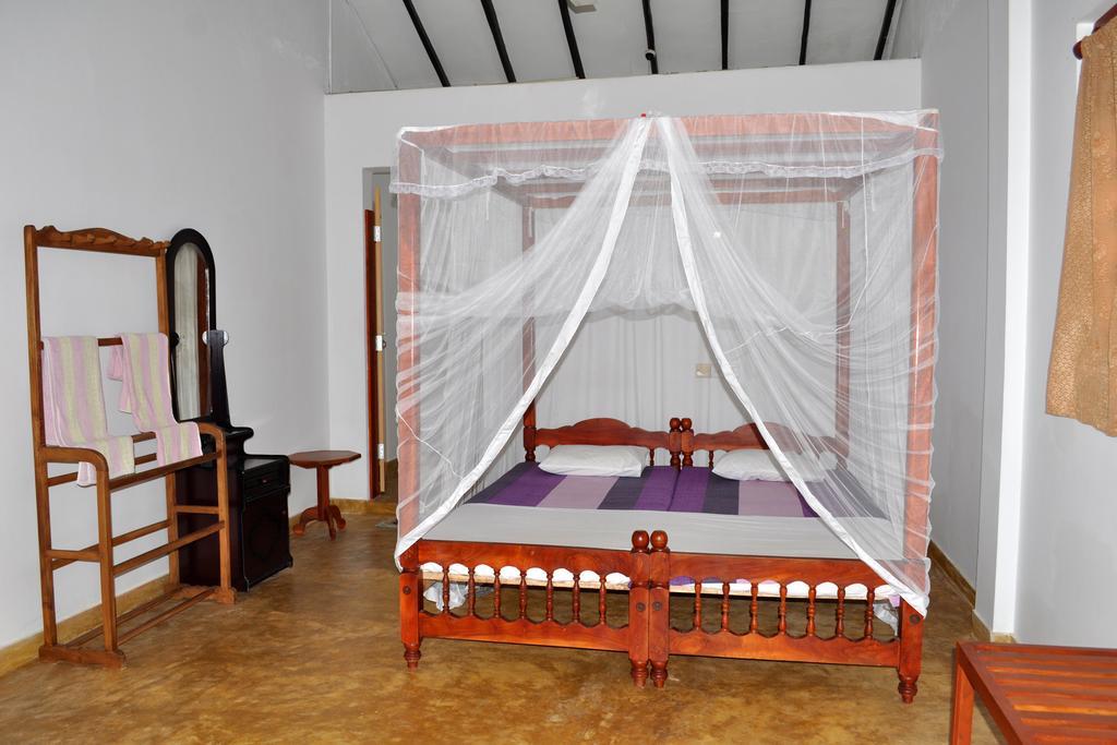 Dilena Beach Inn Tangalle Chambre photo